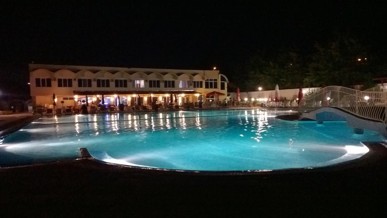 Hotel Mimoza Razgrad Екстер'єр фото