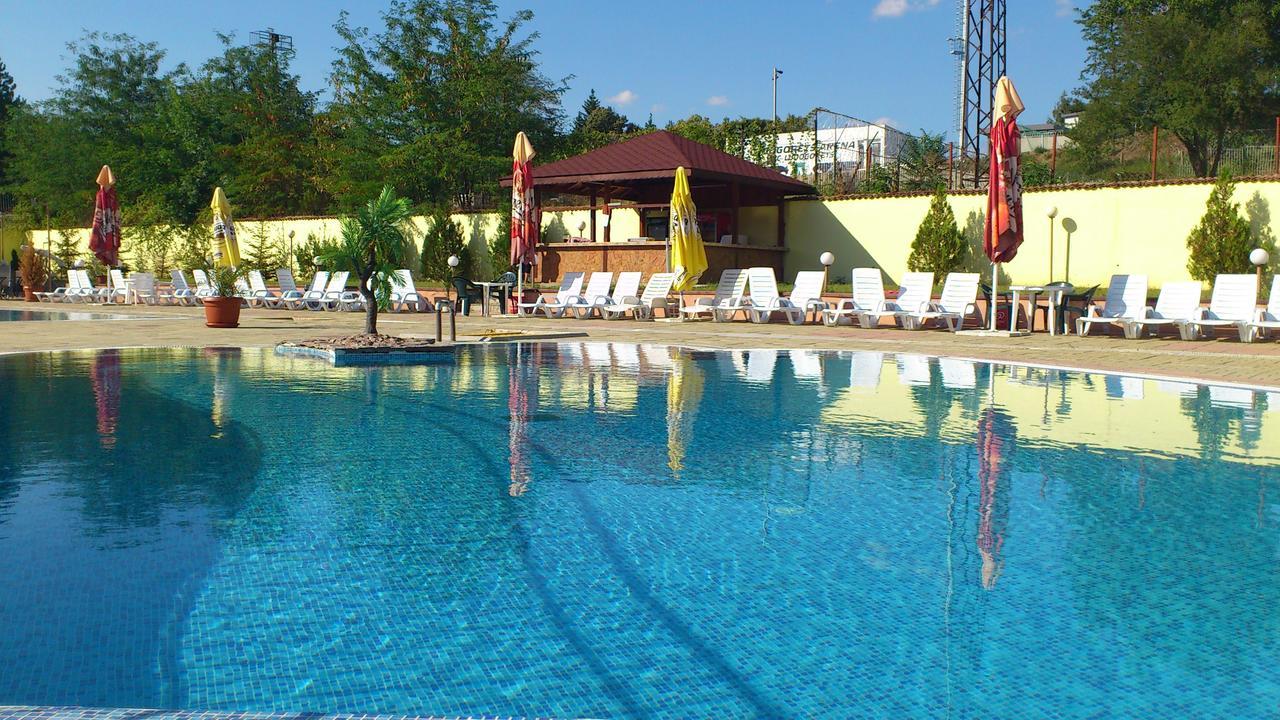 Hotel Mimoza Razgrad Екстер'єр фото