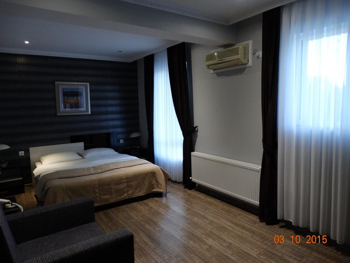 Hotel Mimoza Razgrad Екстер'єр фото